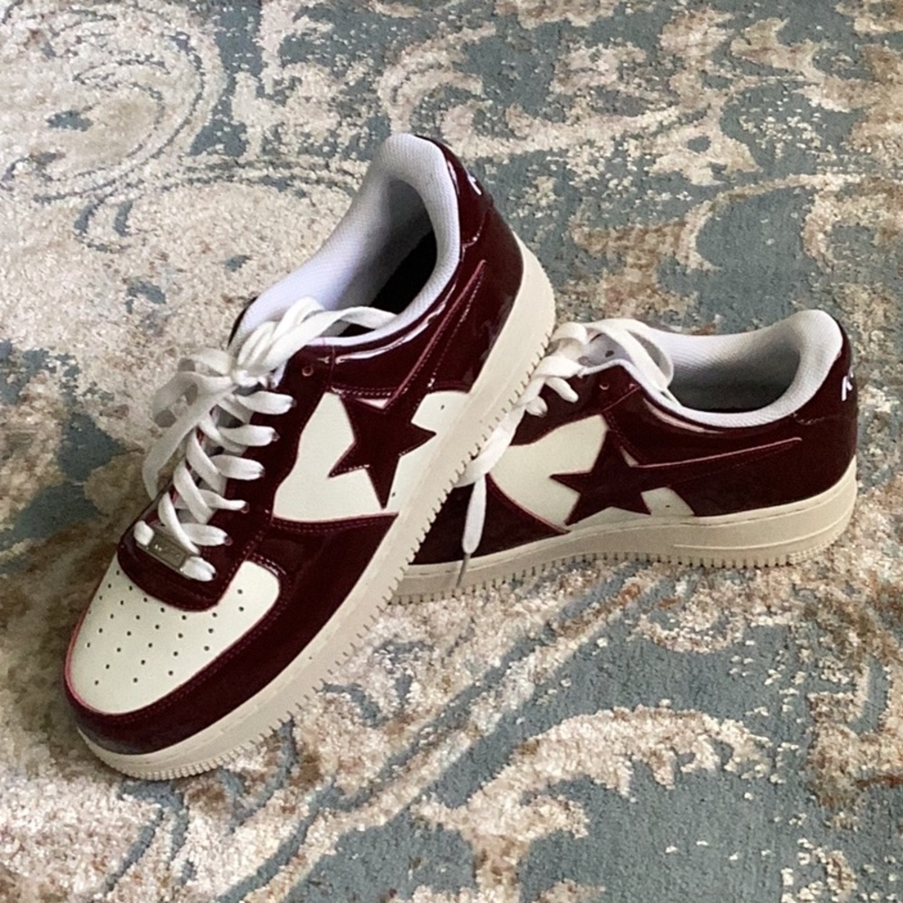 Red star sneakers ⭐️